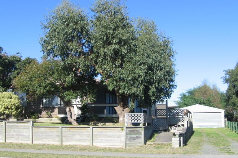 Photo of property in 32 Campbell Avenue, Paraparaumu, 5032
