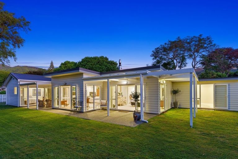 Photo of property in 16 Sunny Glen, Waikanae, 5036