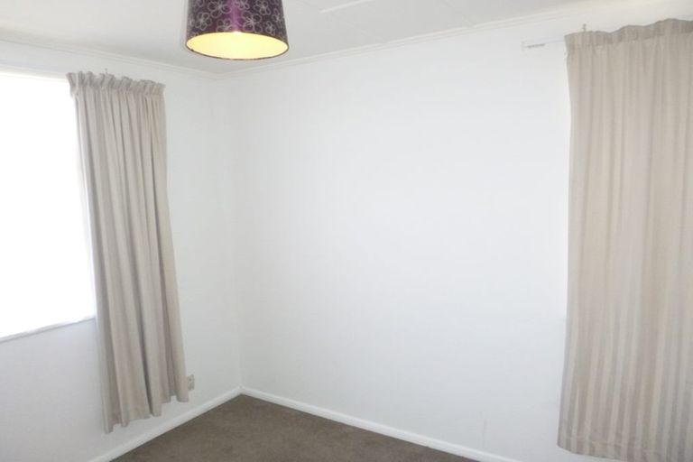 Photo of property in 33 Leicester Street, Cannons Creek, Porirua, 5024