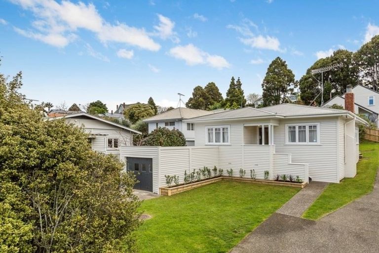 Photo of property in 41 Hillsborough Road, Hillsborough, Auckland, 1042