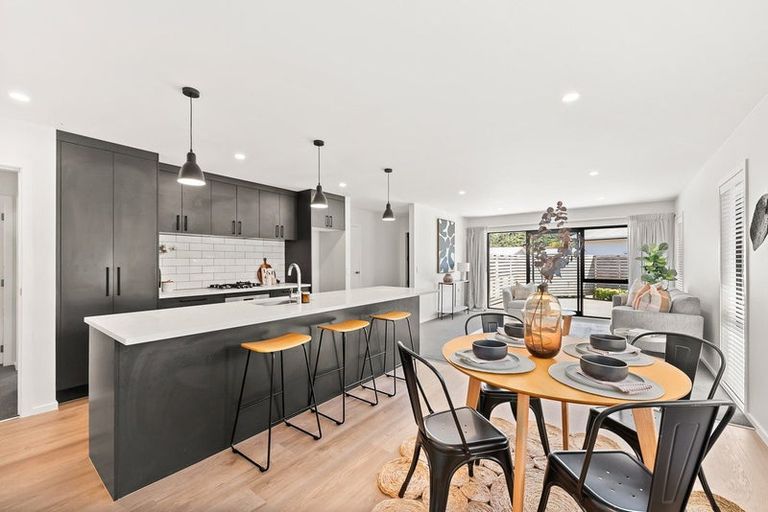 Photo of property in 33c Gemstone Drive, Birchville, Upper Hutt, 5018