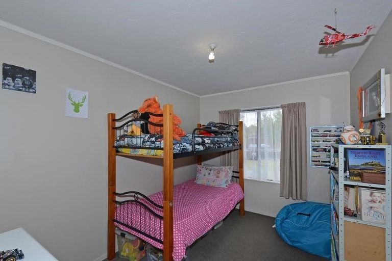 Photo of property in 12 Delaware Grove, Totara Park, Upper Hutt, 5018