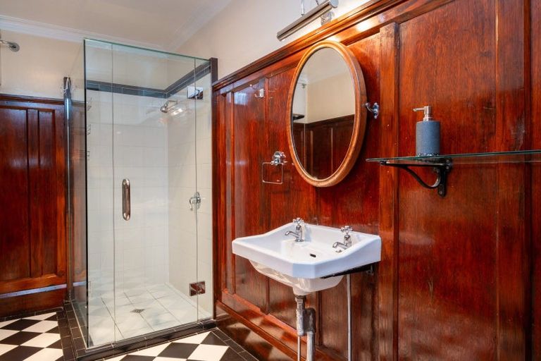 Photo of property in 27 Fitzroy Road, Bluff Hill, Napier, 4110