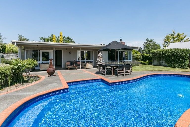 Photo of property in 37 Muritai Crescent, Havelock North, 4130