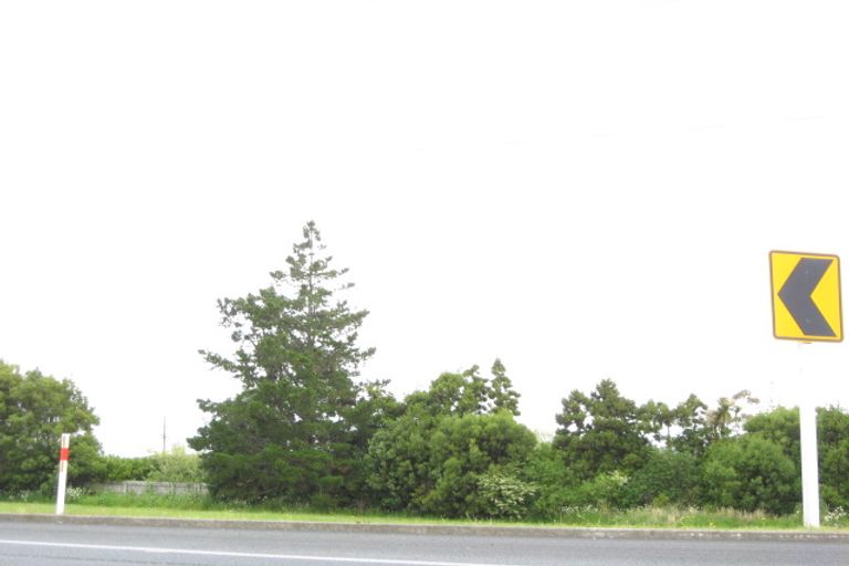 Photo of property in 393 Main Road, Huapai, Kumeu, 0810