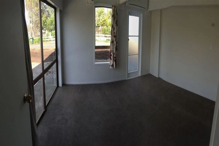 Photo of property in 12 Rathgar Road, Henderson, Auckland, 0610