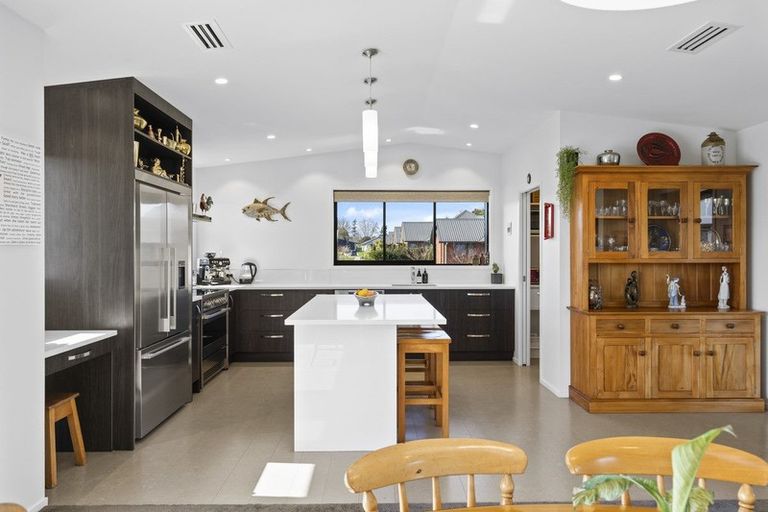 Photo of property in 2 Clifford Close, Leamington, Cambridge, 3432