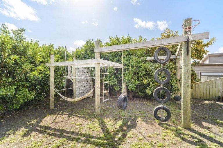 Photo of property in 146 Ruapehu Drive, Fitzherbert, Palmerston North, 4410