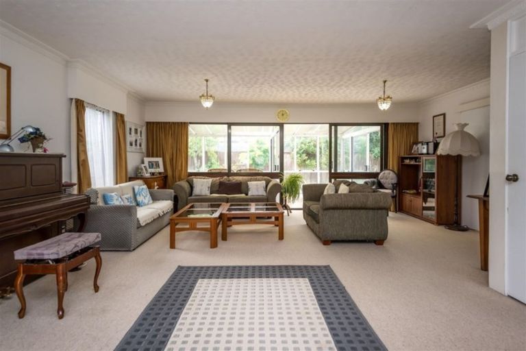 Photo of property in 11 Jamell Place, Avonhead, Christchurch, 8042