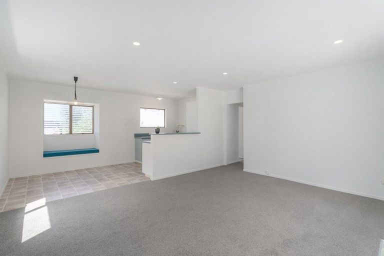 Photo of property in 15 Kawakawa Road, Whitianga, 3510