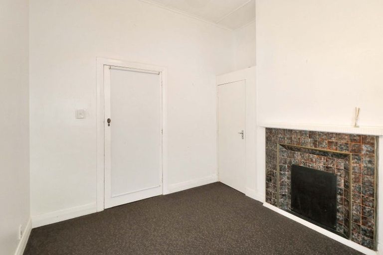 Photo of property in 8 Levy Street, Mount Victoria, Wellington, 6011
