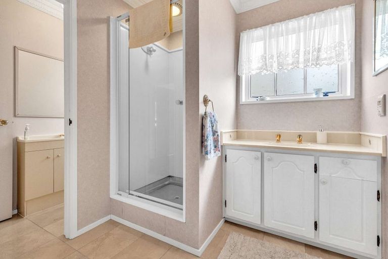 Photo of property in 9 Golders Place, Richmond Heights, Taupo, 3330