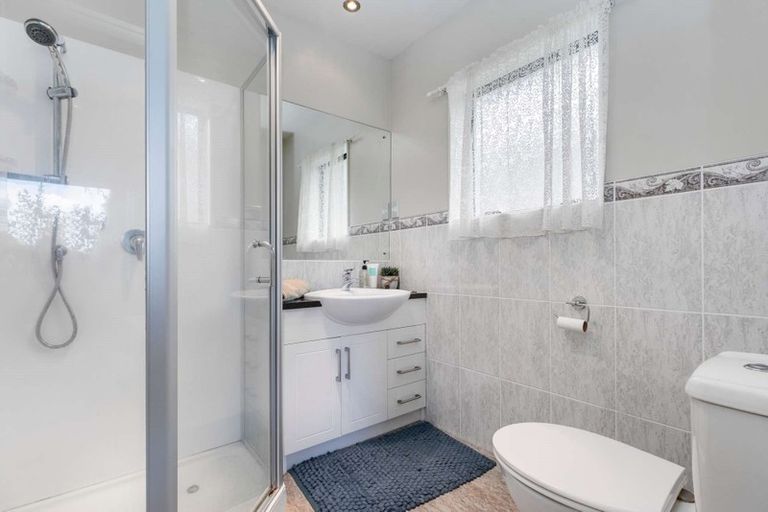 Photo of property in 39 South Kensington Way, Henderson, Auckland, 0612