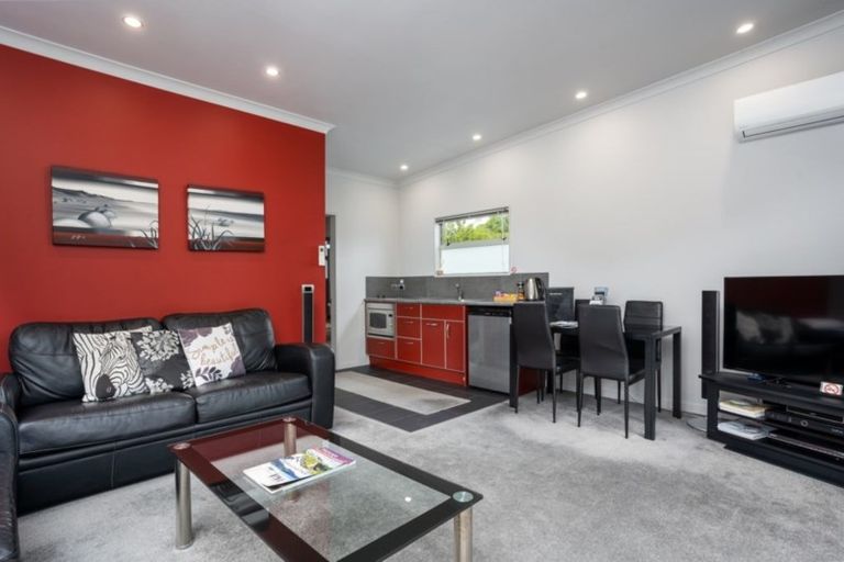 Photo of property in 24 Cologne Street, Martinborough, 5711