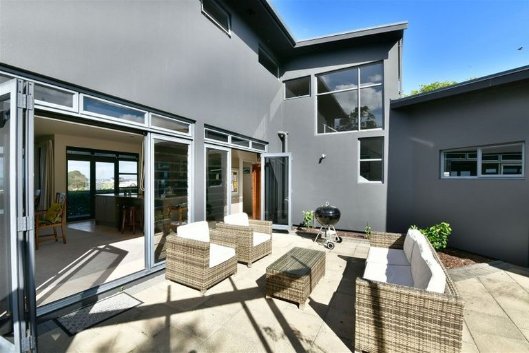 Photo of property in 15 Maire Road, Orewa, 0931