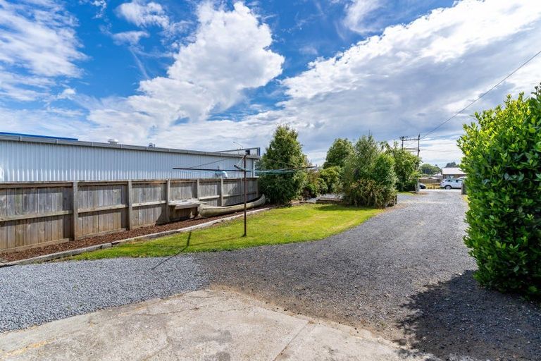 Photo of property in 6 North Foreland Street, Waihola, Milton, 9073