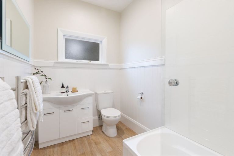 Photo of property in 55 Selwyn Street, Somerfield, Christchurch, 8024