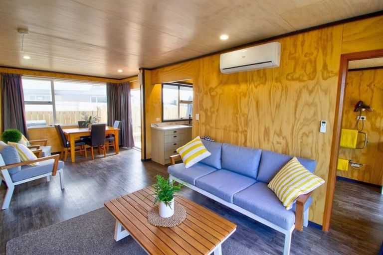 Photo of property in 8 Marine Parade South, Foxton Beach, Foxton, 4815