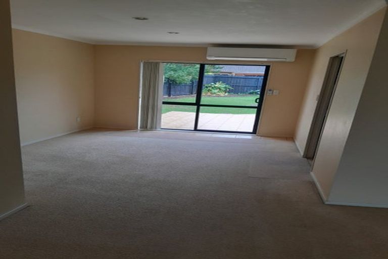 Photo of property in 6 Shankill Place, East Tamaki, Auckland, 2013