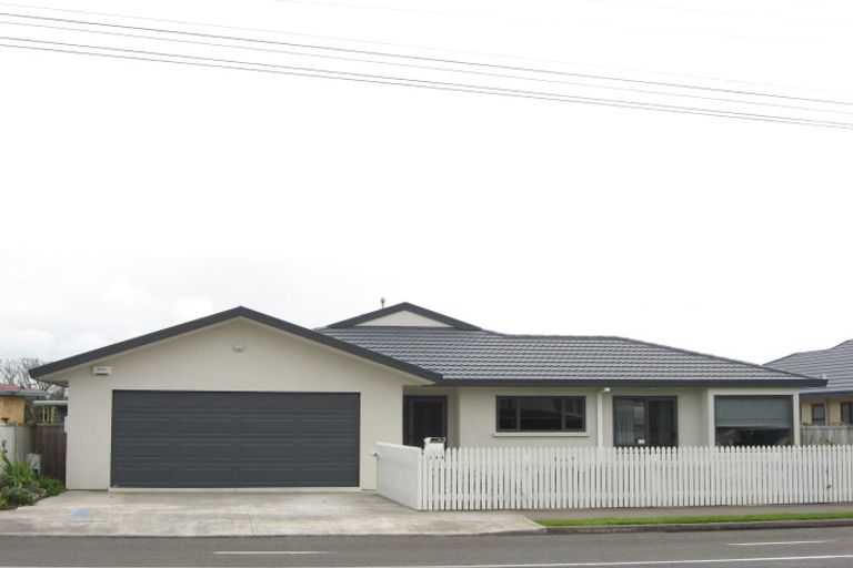 Photo of property in 144 Carrington Street, Lower Vogeltown, New Plymouth, 4310