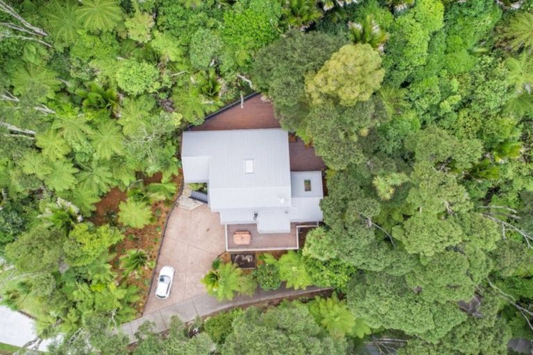 Photo of property in 31 Scenic Drive, Titirangi, Auckland, 0604