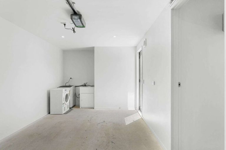 Photo of property in 2/58 Division Street, Riccarton, Christchurch, 8041