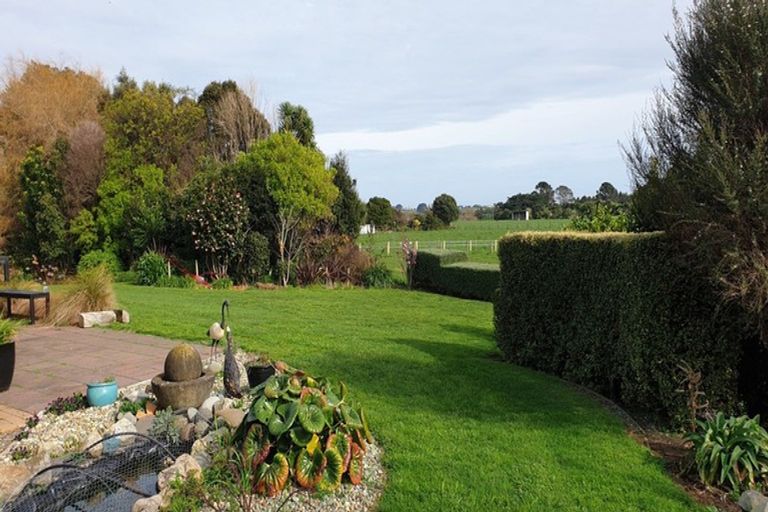 Photo of property in 1343 Devon Road, Brixton, Waitara, 4382