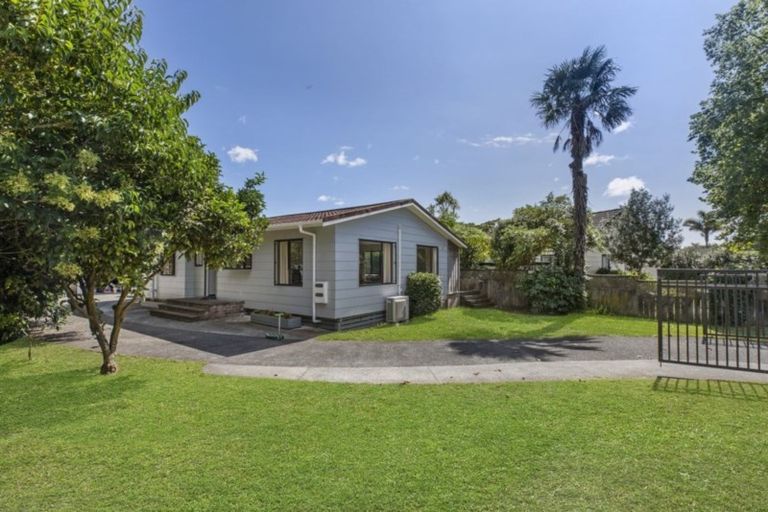 Photo of property in 105 Wattle Farm Road, Wattle Downs, Auckland, 2103