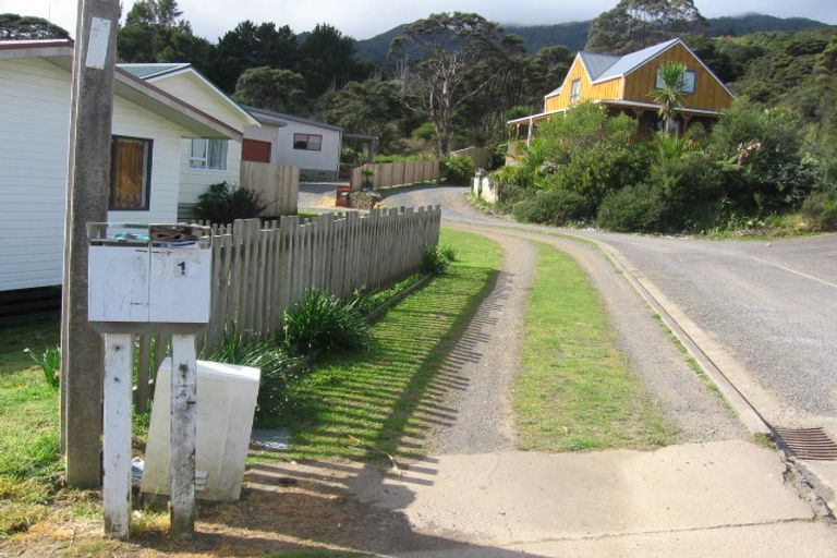 Photo of property in 17 Taurua Place, Coromandel, 3506