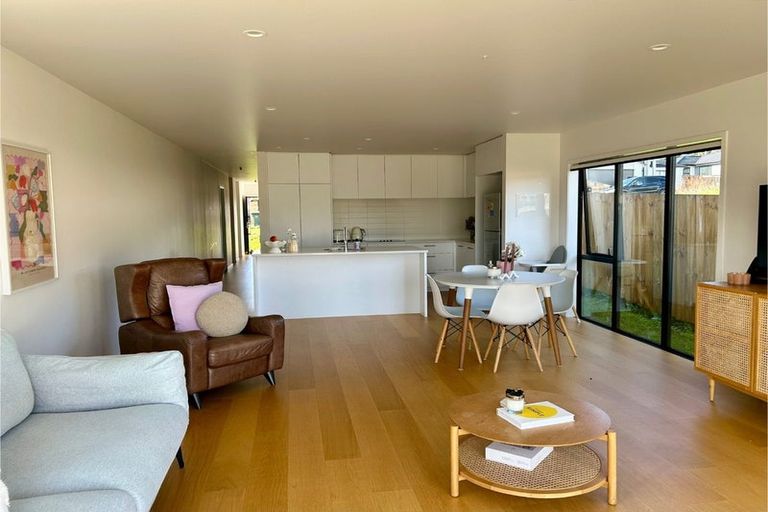 Photo of property in 25 Paihere Street, Huapai, Kumeu, 0810