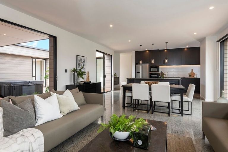 Photo of property in 2 Shearwater Lane, Point Wells, 0986