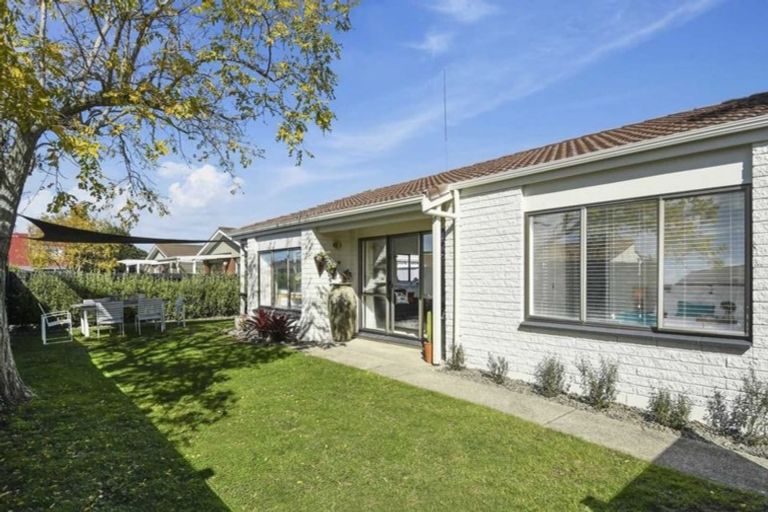 Photo of property in 3a Compton Place, Mount Maunganui, 3116