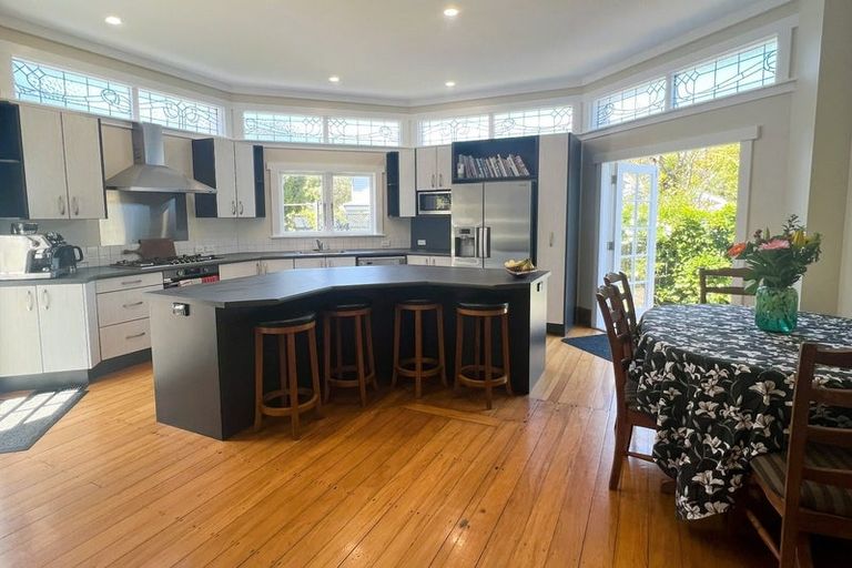 Photo of property in 36 Hinau Street, Woburn, Lower Hutt, 5011