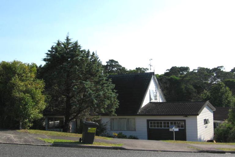 Photo of property in 95 John Downs Drive, Browns Bay, Auckland, 0630