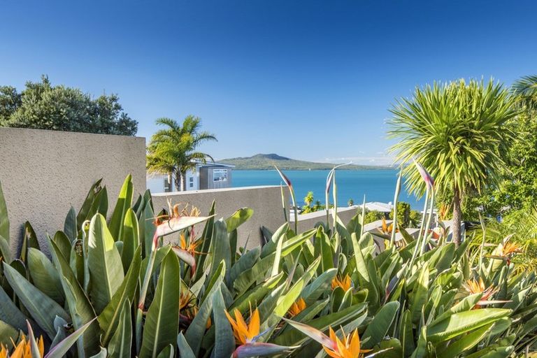 Photo of property in 62 Seaview Road, Castor Bay, Auckland, 0620