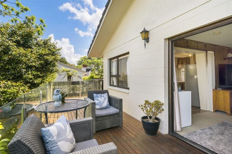 Photo of property in 115 Sunset Road, Totara Vale, Auckland, 0632