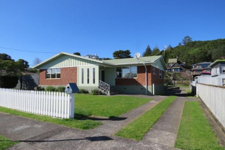Photo of property in 36 Gilbert Street, New Plymouth, 4310
