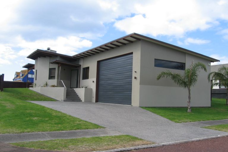 Photo of property in 32 Pleasant Place, Pauanui, Hikuai, 3579