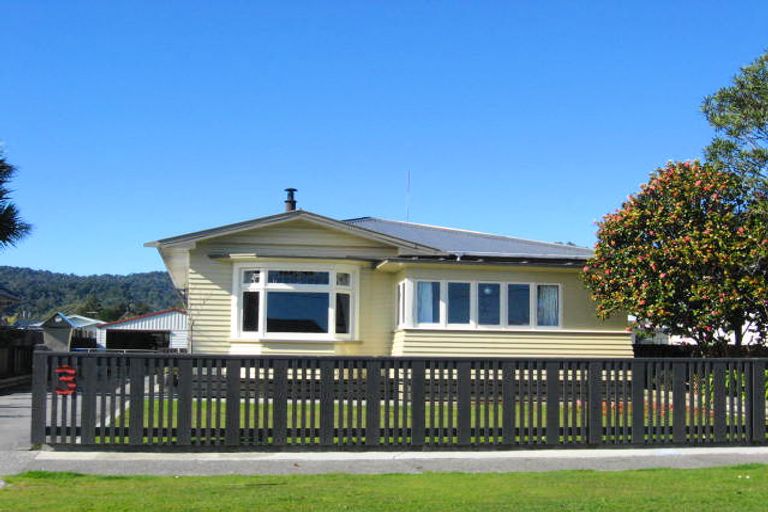 Photo of property in 3 Byron Street, Greymouth, 7805