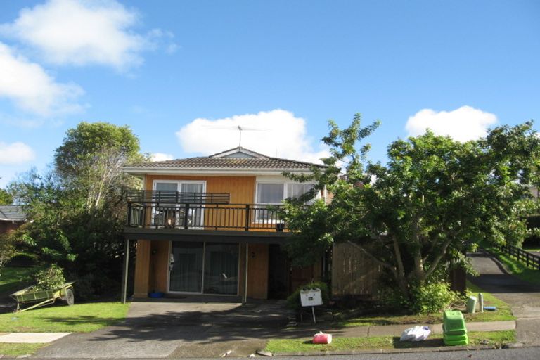 Photo of property in 2/31 Rotoiti Avenue, Pakuranga Heights, Auckland, 2010