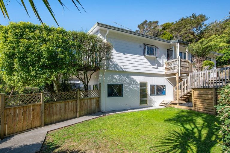 Photo of property in 12 Emery Grove, Bayview, Auckland, 0629