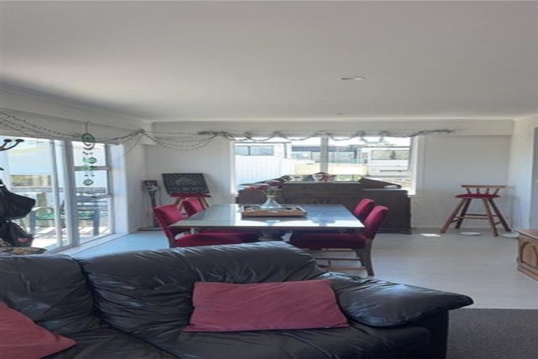Photo of property in 931 Whangaparaoa Road, Manly, Whangaparaoa, 0930