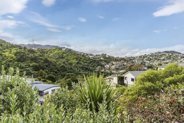 Photo of property in 55 Spencer Street, Crofton Downs, Wellington, 6035