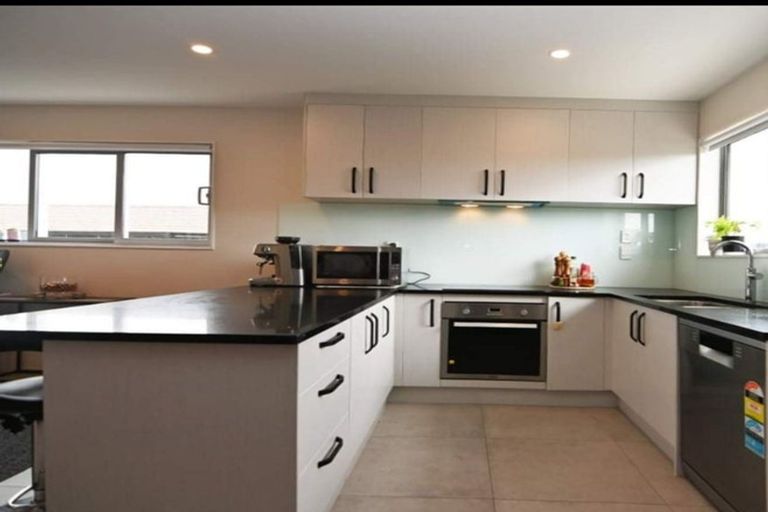 Photo of property in 2/49 Arawa Street, New Lynn, Auckland, 0600