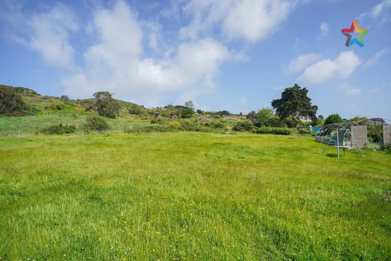 Photo of property in 14 Marine Parade, Bluff, 9814