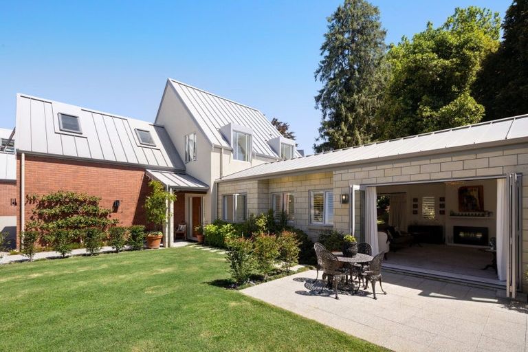 Photo of property in 1 Le Quesnoy Place, Cambridge, 3434