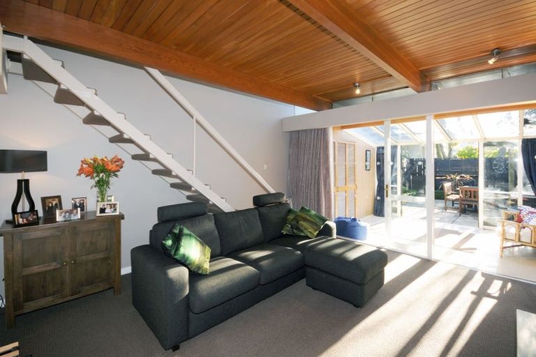 Photo of property in 2/43 Fendalton Road, Fendalton, Christchurch, 8014