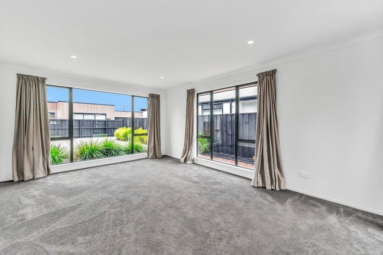 Photo of property in 29 Irvines Track, Halswell, Christchurch, 8025