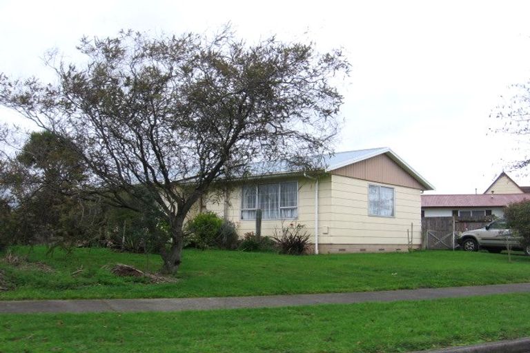 Photo of property in 5 Cumberland Place, Kelvin Grove, Palmerston North, 4414