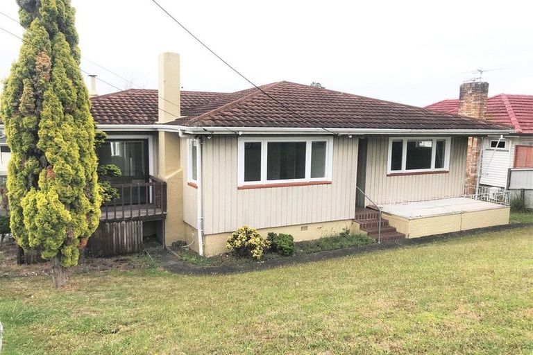 Photo of property in 2 Currey Crescent, Milford, Auckland, 0620